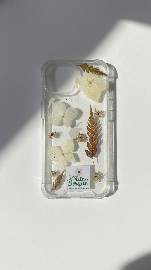 Case iPhone 15 · Helechos dorados